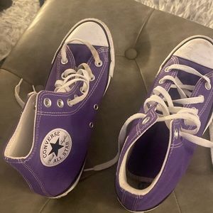Purple converse Woman’s size 8